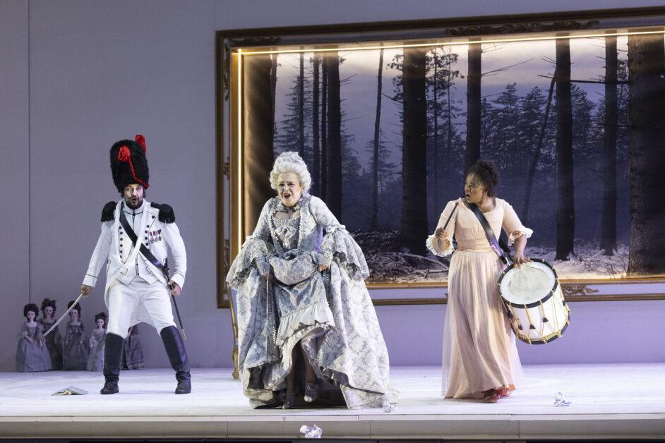 Napoli, Teatro di San Carlo: La fille du régiment - ph Luciano Romano - recensione di Opera Mundus